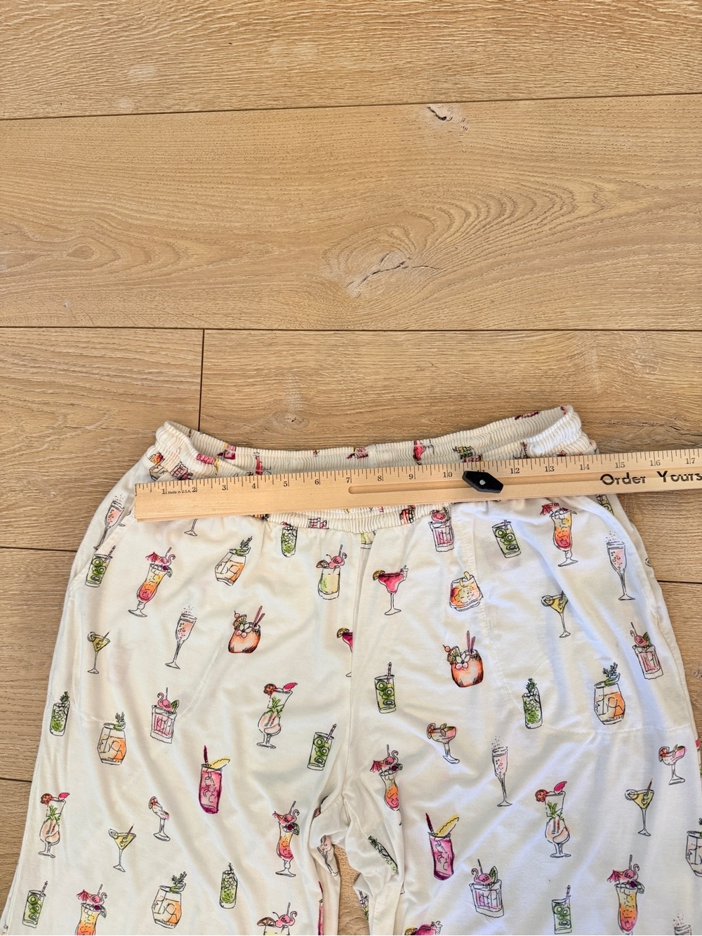 Soma Drinks On Mie Adorable White Cocktail Print Long Ankle Pajama Pants Size M - Picture 4 of 7